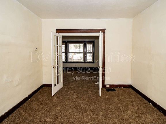 5th image of 9711 Parmelee Ave