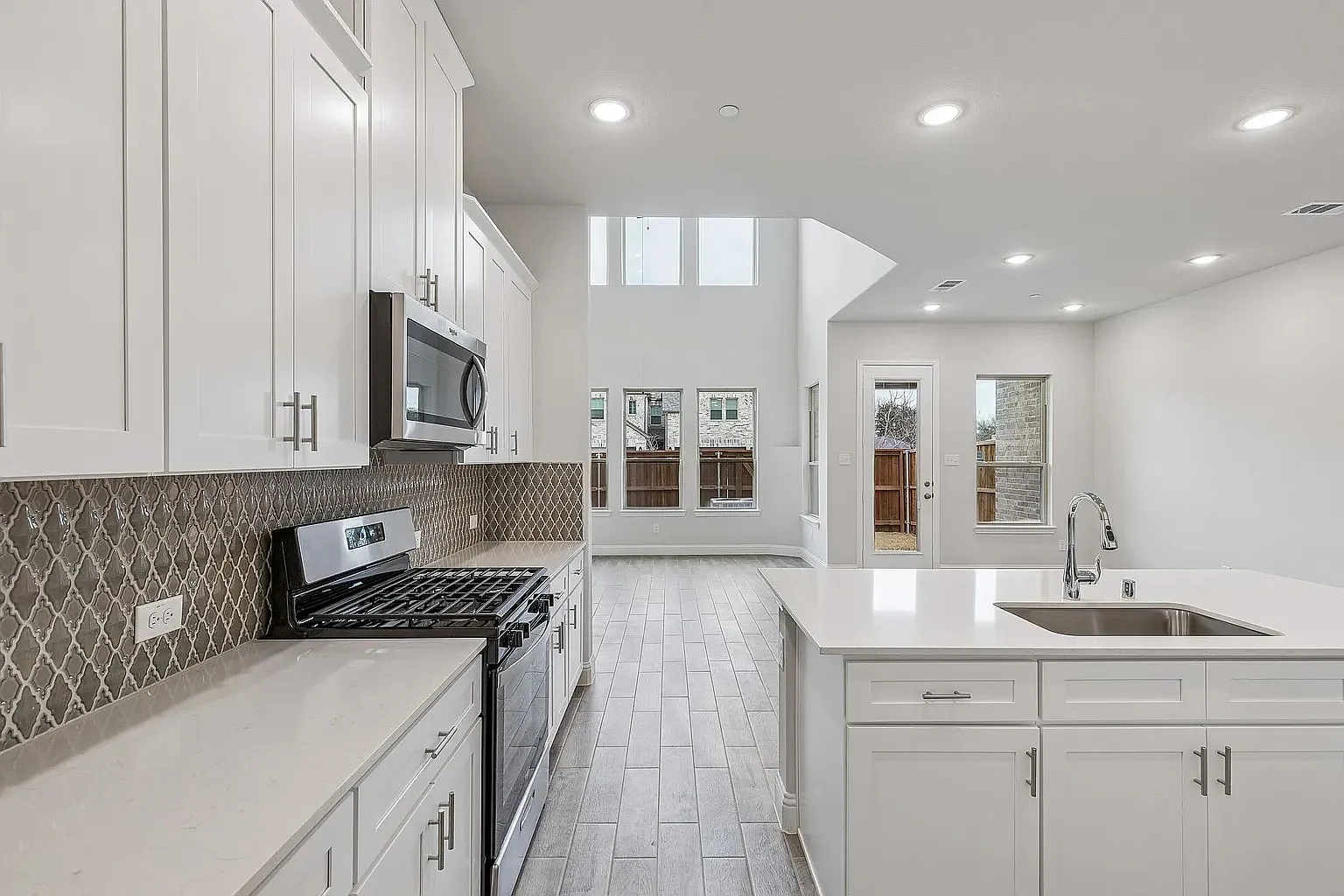 3 bed, 2.5 bath, 1813 sqft, $2,750 — Photo 3