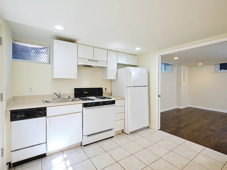 1600 Foxhall Rd NW — Photo 34