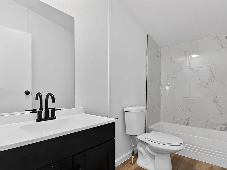 1134 Robinson Ave — Photo 14