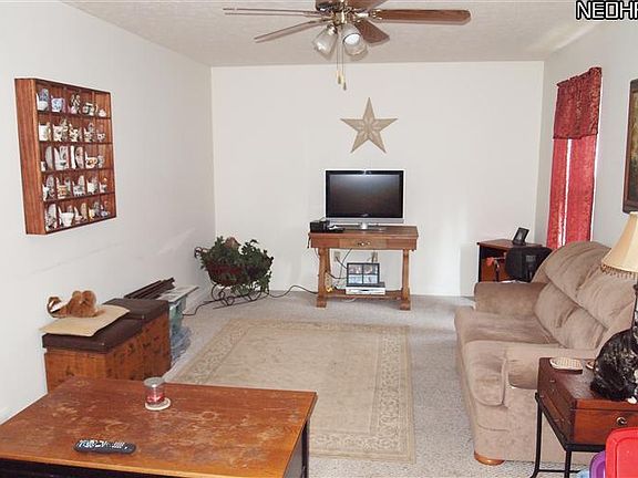 5th image of 378 Dawnshire Dr