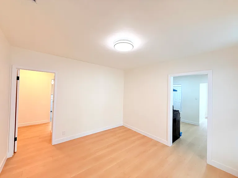 6132 Whitsett Ave #6132 — Photo 8