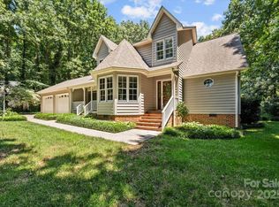 1057 Red Bird Ct, Randleman, NC 27317