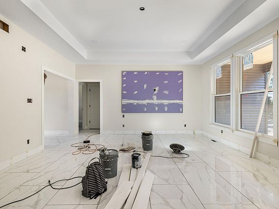4th image of 16370 Greystone Dr