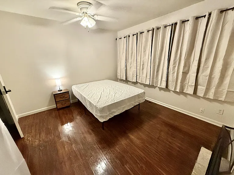 E 32nd Pl — Photo 1