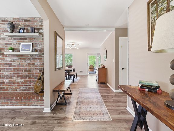 5th image of 624 N Birchwood Ave