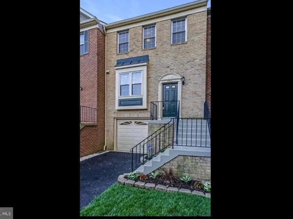 7715 Solomon Seal Dr, Springfield, VA 22152
