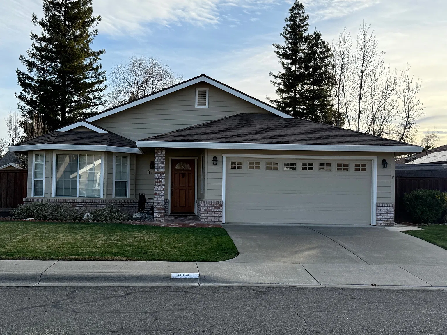 813 Notre Dame Dr — Photo 2