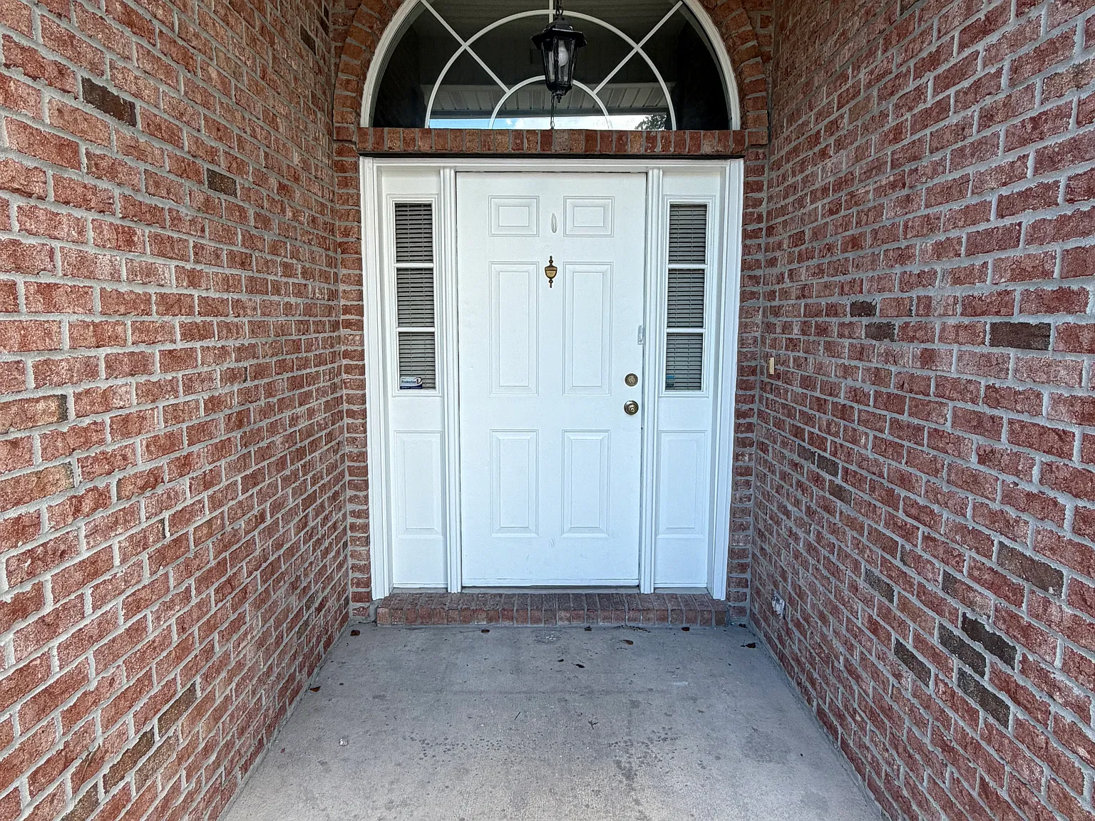 4 bed, 2139 sqft, $3,300 — Photo 4