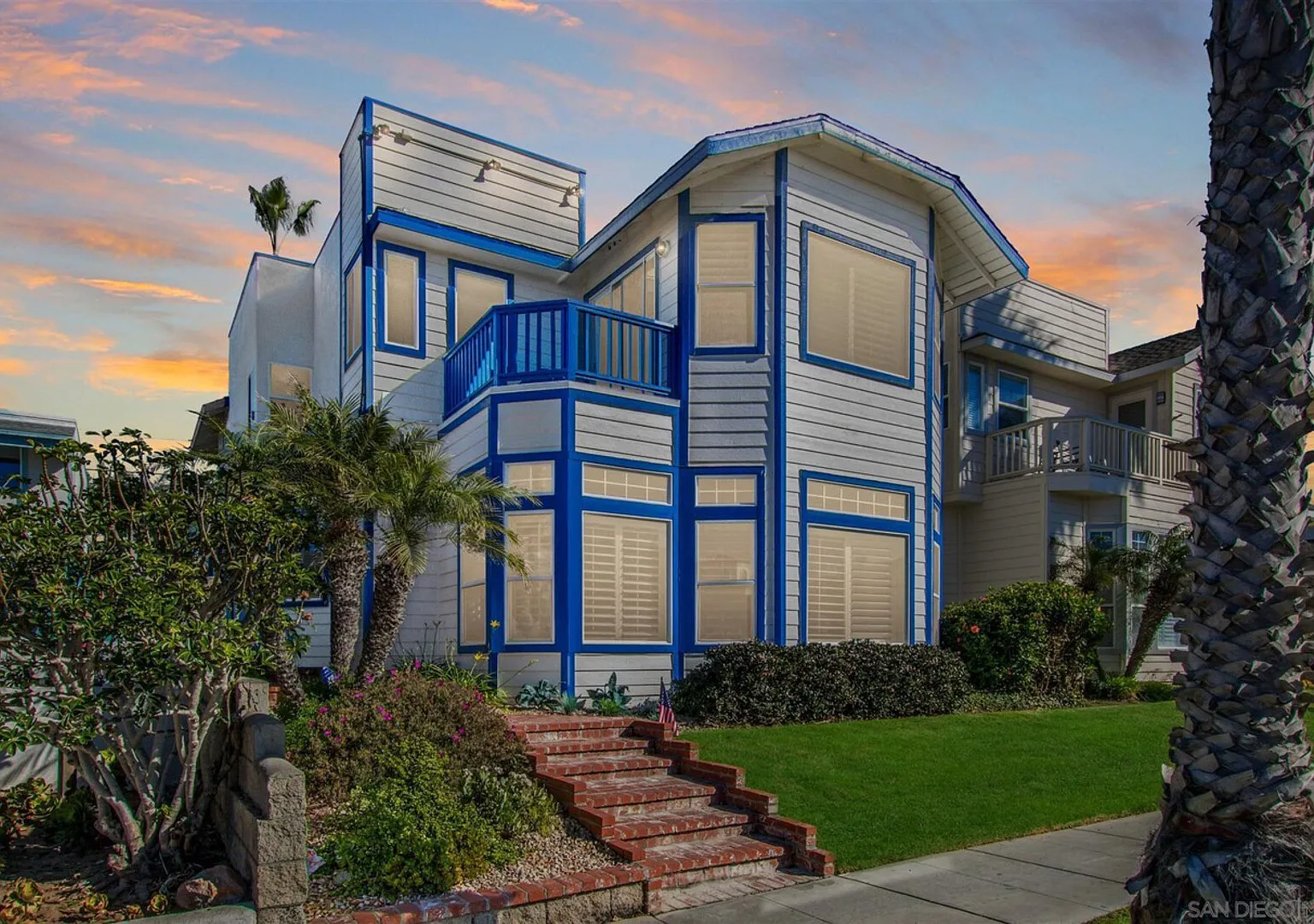Sunsets & Ocean Views in a Perfect Family Getaway — Photo 2