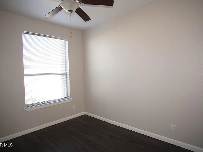 6262 Woodrow Bean Transmountain Dr #7 — Photo 10