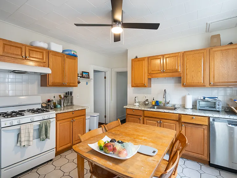 23 Madison St #1 — Photo 1