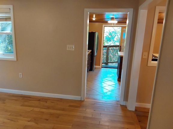 5th image of 151 Buck St