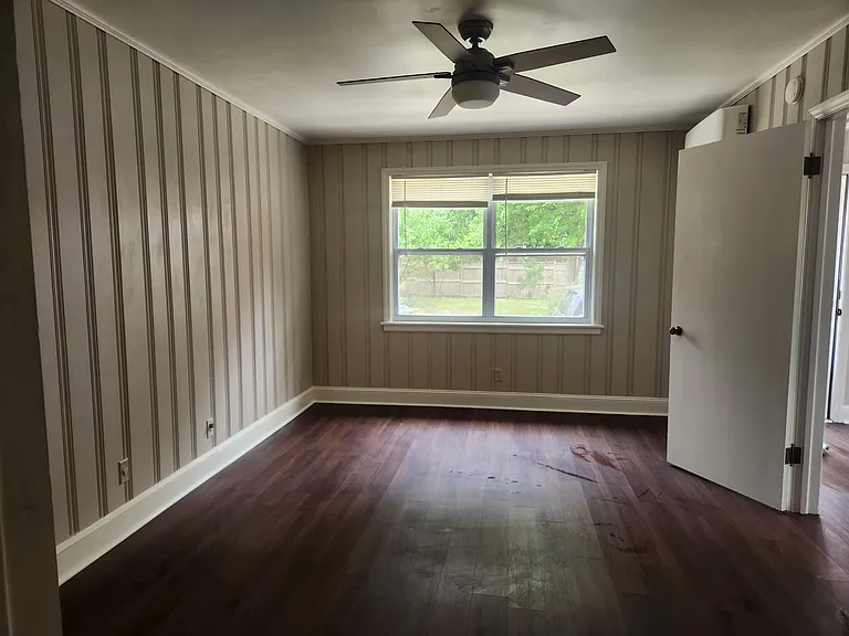 417 N Cedar St #4 — Photo 5