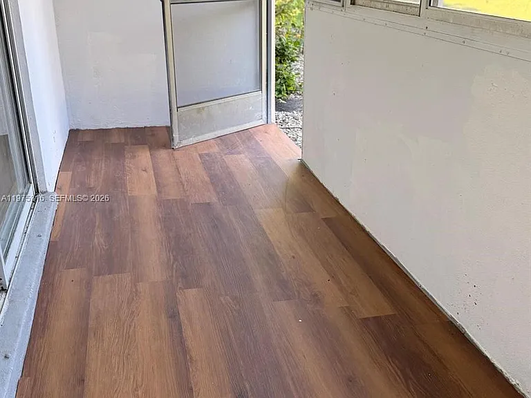 210 Canterbury Dr #1-J — Photo 12
