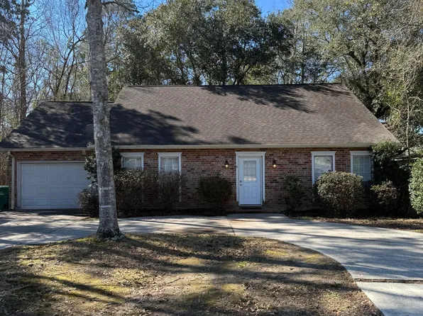 63726 Diamondhead Dr N, Diamondhead, MS 39525
