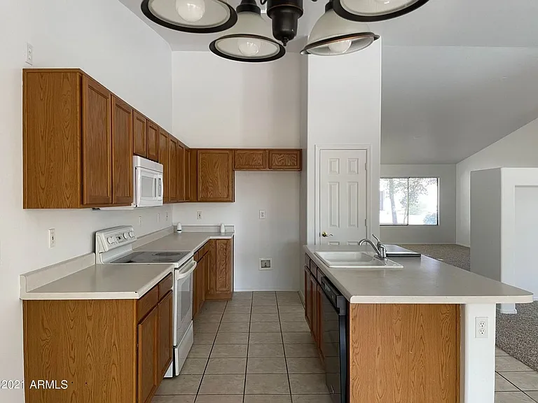 15969 W Madison St — Photo 8