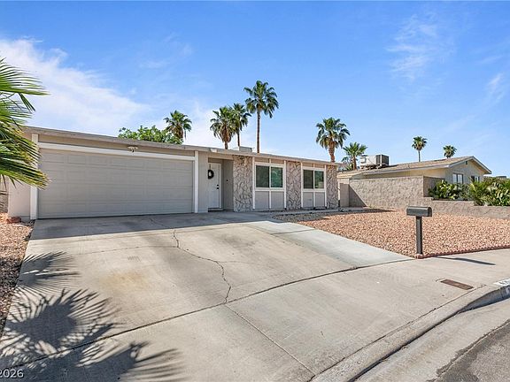 3rd image of 4261 Ridgeview Dr