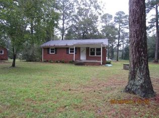 5718 Pineway Ln, Graham, NC 27253