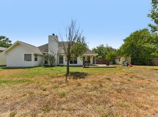 184 Meadow Ln, Martindale, TX 78655