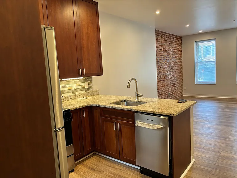 537 Florida Ave NW #2 — Photo 3