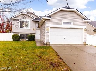 7488 N Courcelles Pkwy, Coeur D Alene, ID 83815