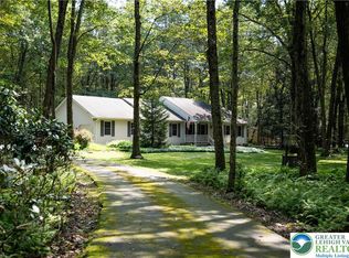 221 Hemlock Dr, Long Pond, PA 18334