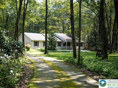 221 Hemlock Dr, Long Pond, PA, 18334