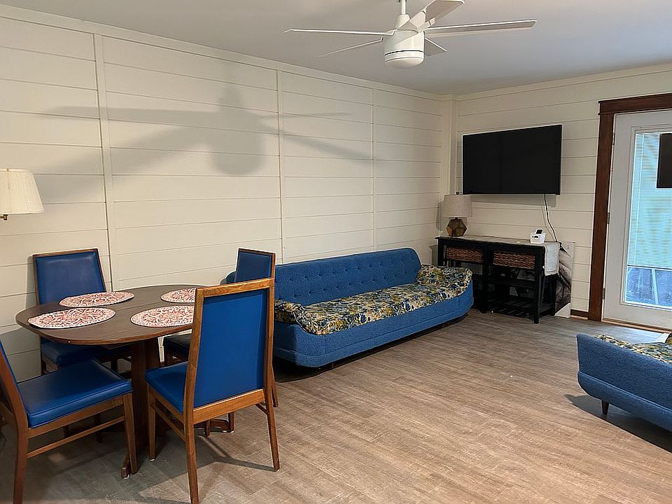 LL Living Room / Dining Room