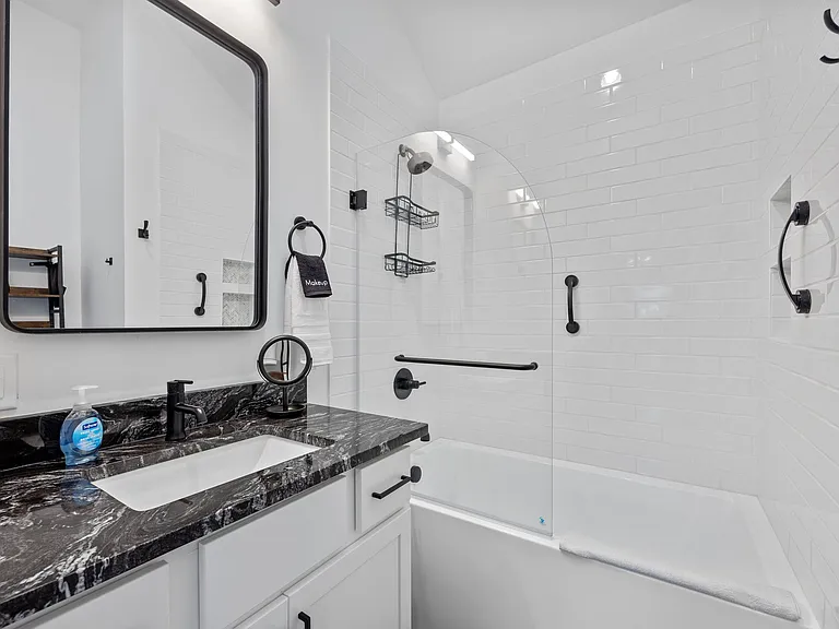 39 Cedar St — Photo 30