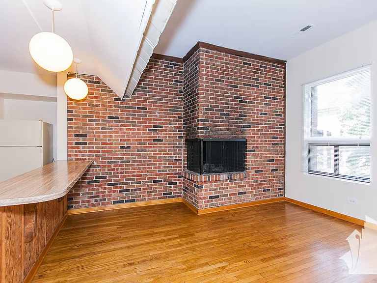 875 W Lill Ave — Photo 2