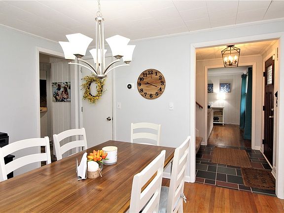 4th image of 9397 Woodlawn Dr