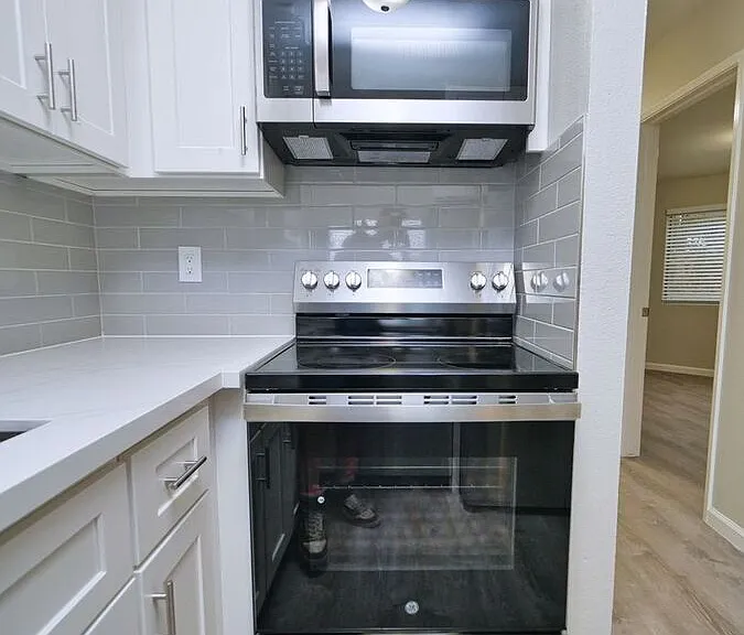920 Fletcher Ln #105 — Photo 4