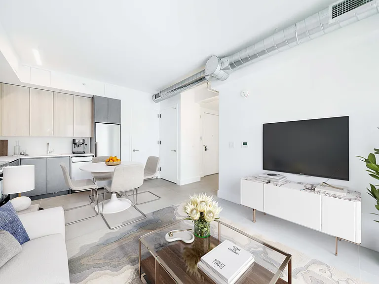 339 W 38th St #16E — Photo 3