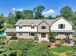 4 Beechwood Rd, Montvale, NJ 07645