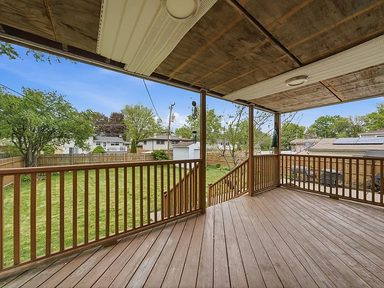 166 W Bradley St — Photo 22