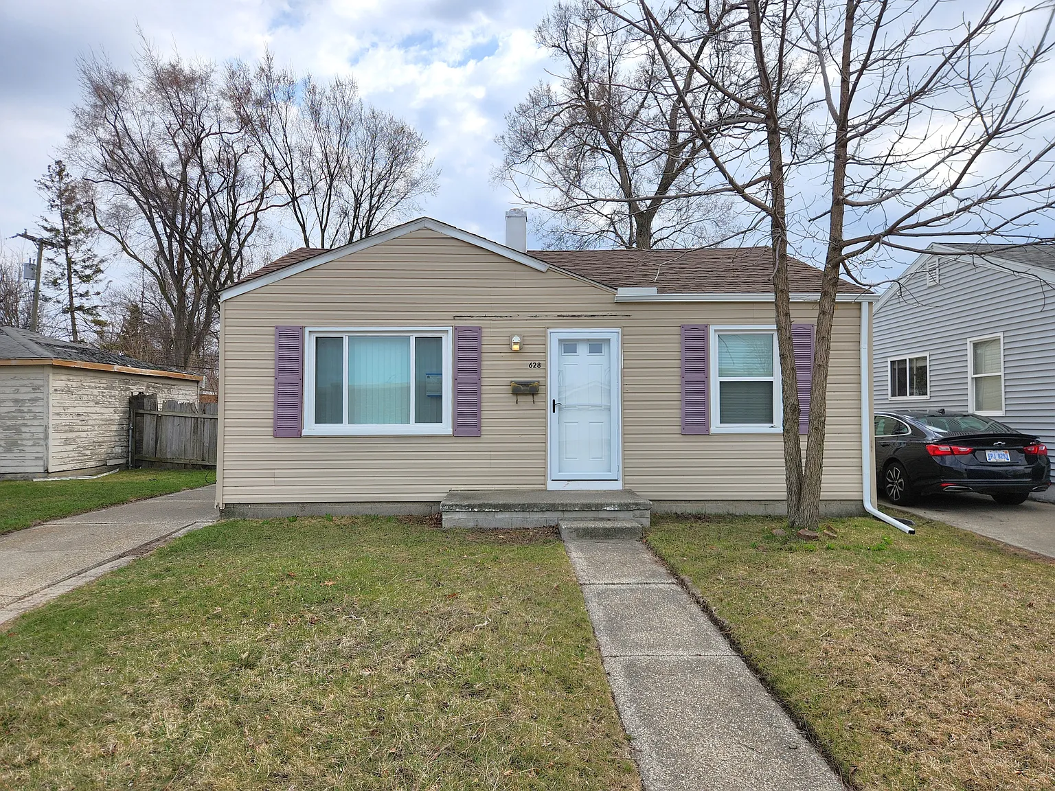 628 E Jarvis Ave photo 1