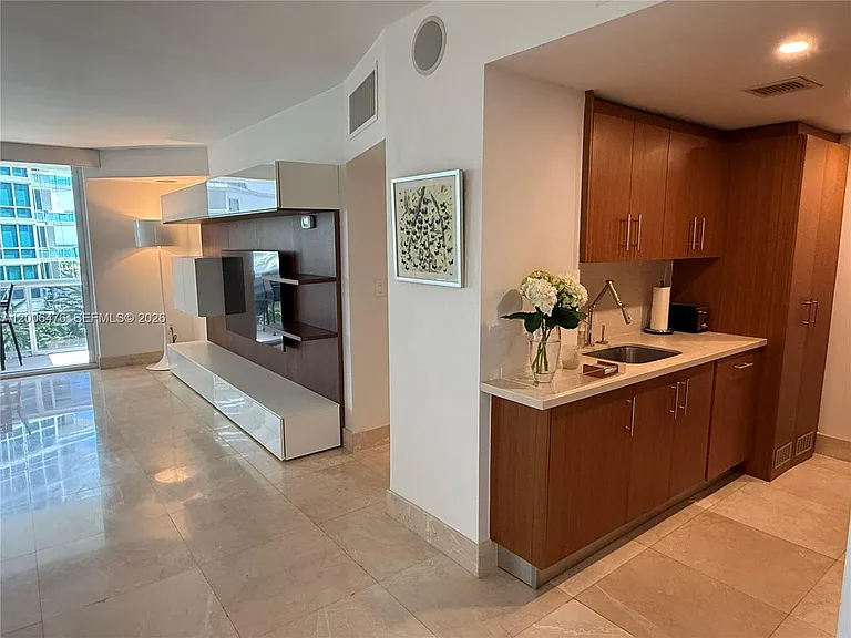 10275 Collins Ave #533 — Photo 32