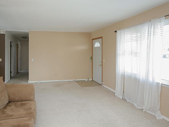 13869 15 mile rd-104