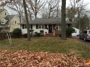 7 Willow Dr, Suffern, NY 10901