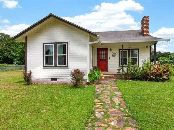 205 6th St, Talihina, OK 74571