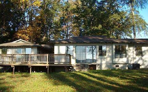 2nd image of 141 Lakeshore Cir NE