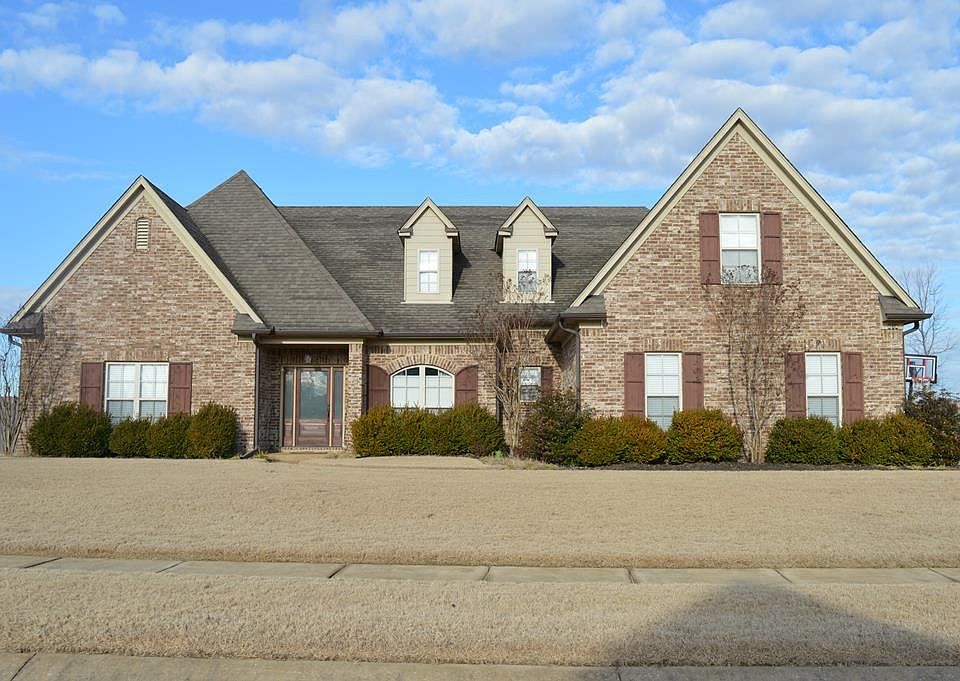 1st image of 614 River Oaks Dr