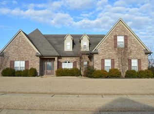 614 River Oaks Dr, Marion, AR 72364