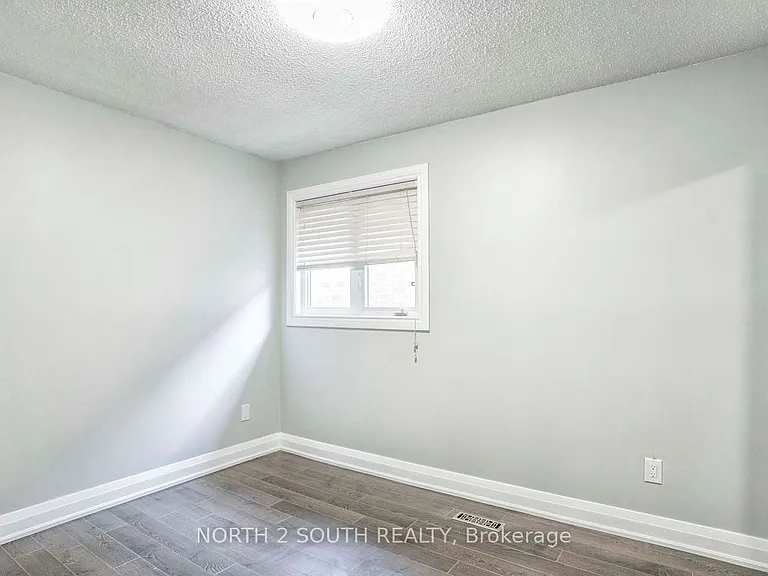 37 Loire Ct #UPPER — Photo 31