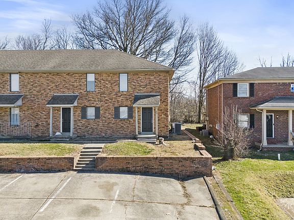 2nd image of 1649 Foxhaven Dr APT 11