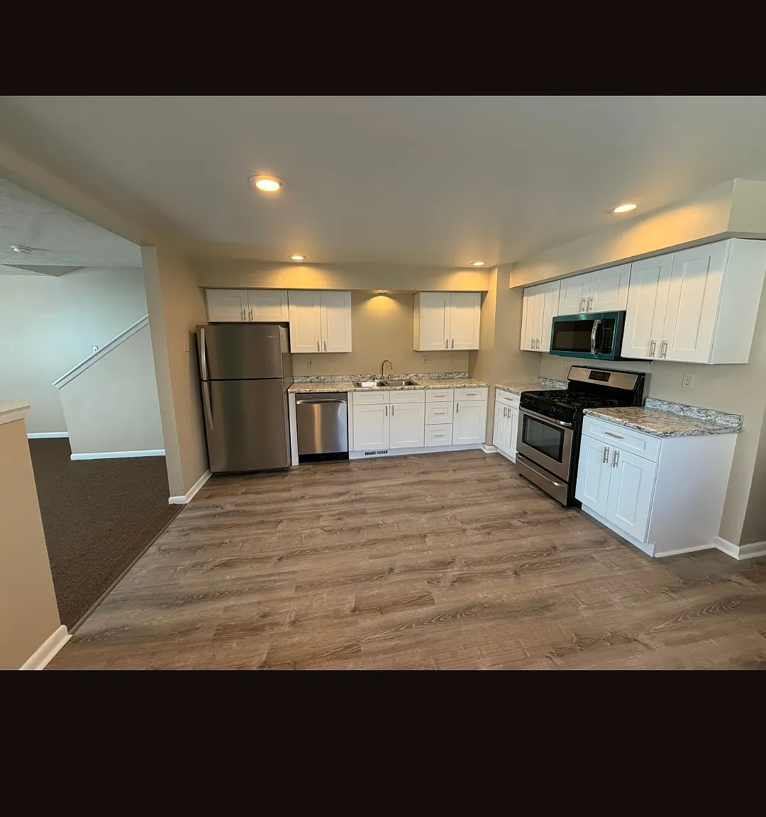 3 bed, 1400 sqft, $1,300 — Photo 2
