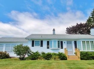 542 Ash Point Dr, Owls Head, ME 04854
