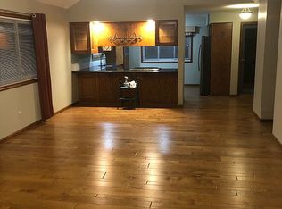 2758 Chipperfield Rd, Lawrence, KS 66047