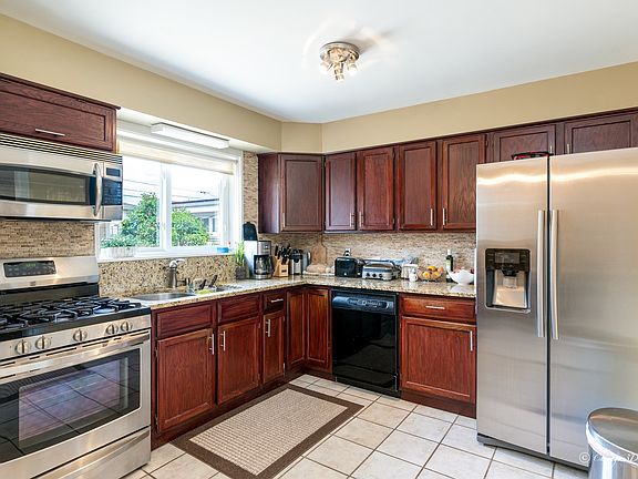 4th image of 7942 N Oconto Ave